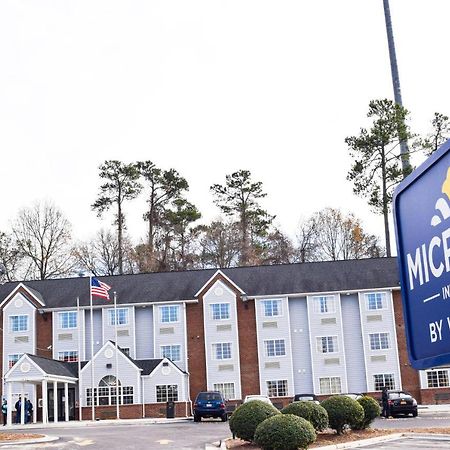 Travelers Inn And Suites Raleigh Esterno foto