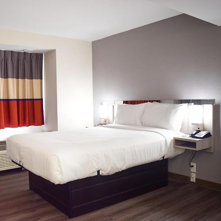 Travelers Inn And Suites Raleigh Esterno foto