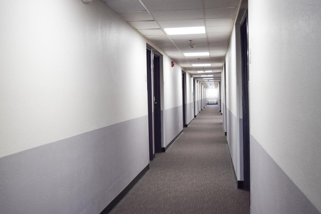 Travelers Inn And Suites Raleigh Esterno foto