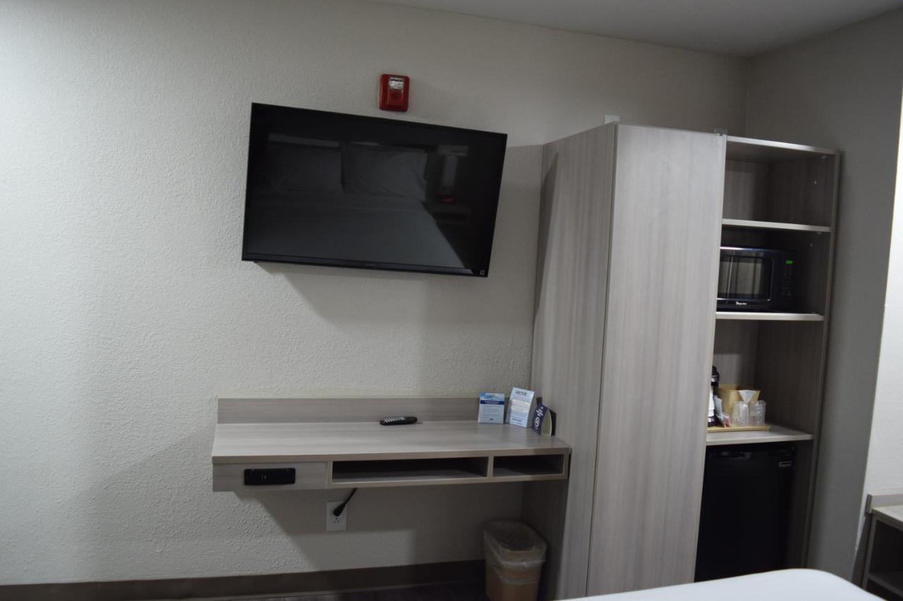 Travelers Inn And Suites Raleigh Esterno foto
