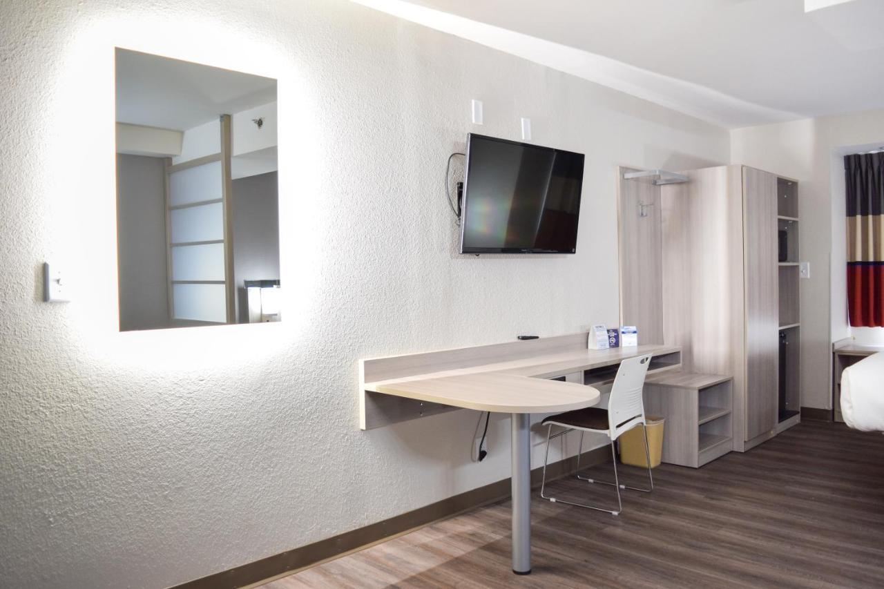 Travelers Inn And Suites Raleigh Esterno foto