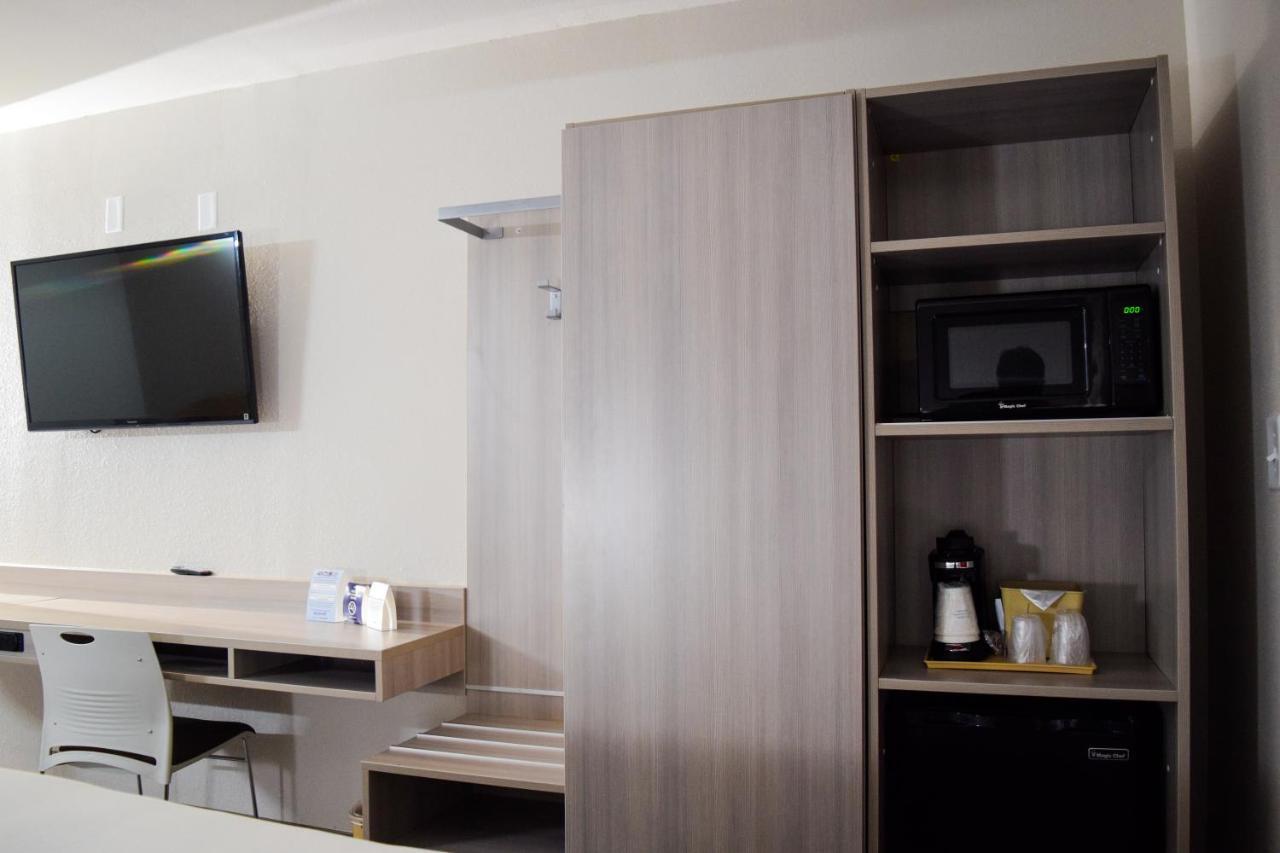 Travelers Inn And Suites Raleigh Esterno foto
