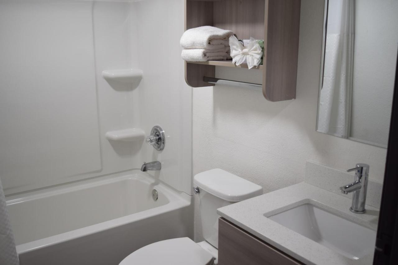 Travelers Inn And Suites Raleigh Esterno foto