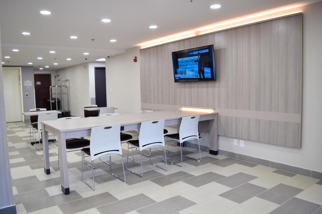 Travelers Inn And Suites Raleigh Esterno foto