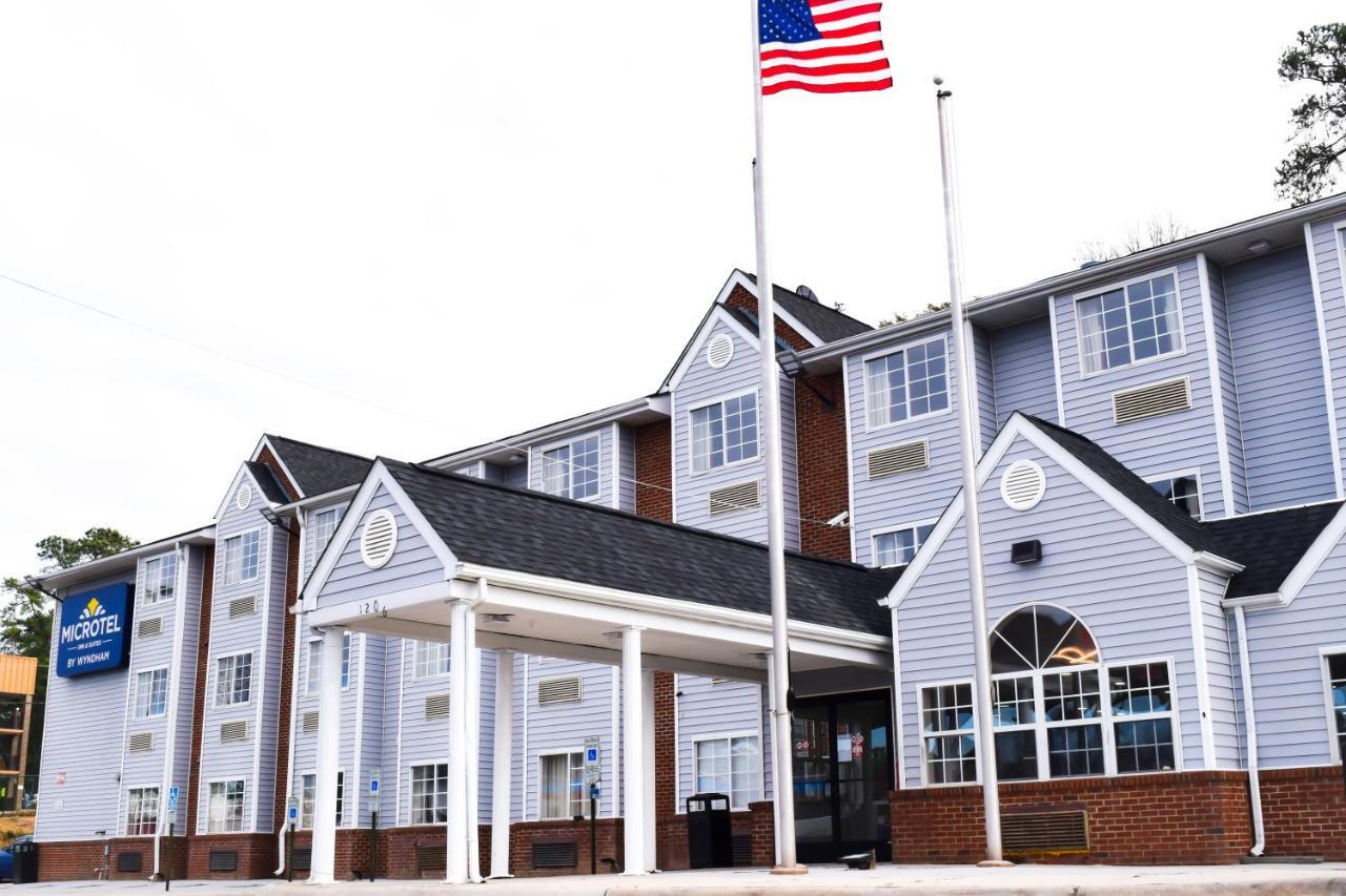 Travelers Inn And Suites Raleigh Esterno foto